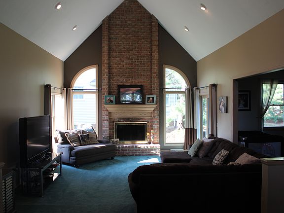 4th image of 111 Barkwood Dr