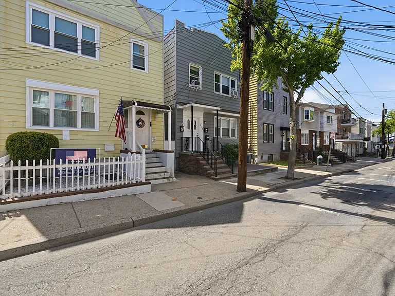 321 Lembeck Ave #1 — Photo 14