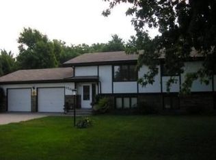 1709 Allen Ct, Grand Island, NE 68803