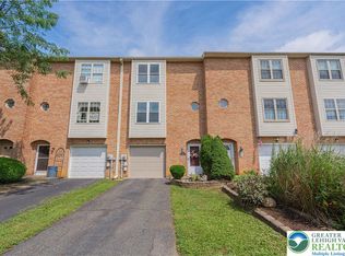 325 W 2nd St, Alburtis, PA 18011