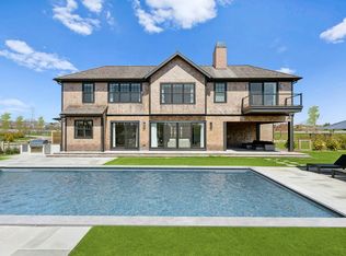 22 Rosko Ln, Southampton, NY 11968