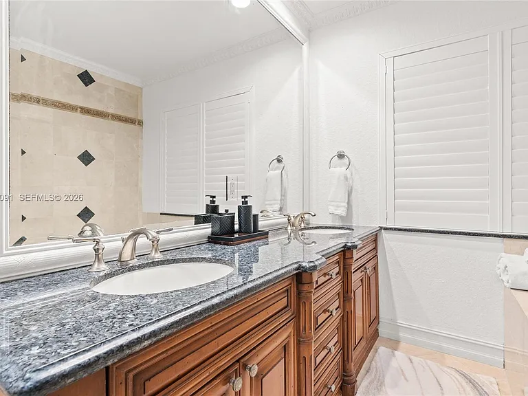 18 Eleuthera Dr — Photo 48