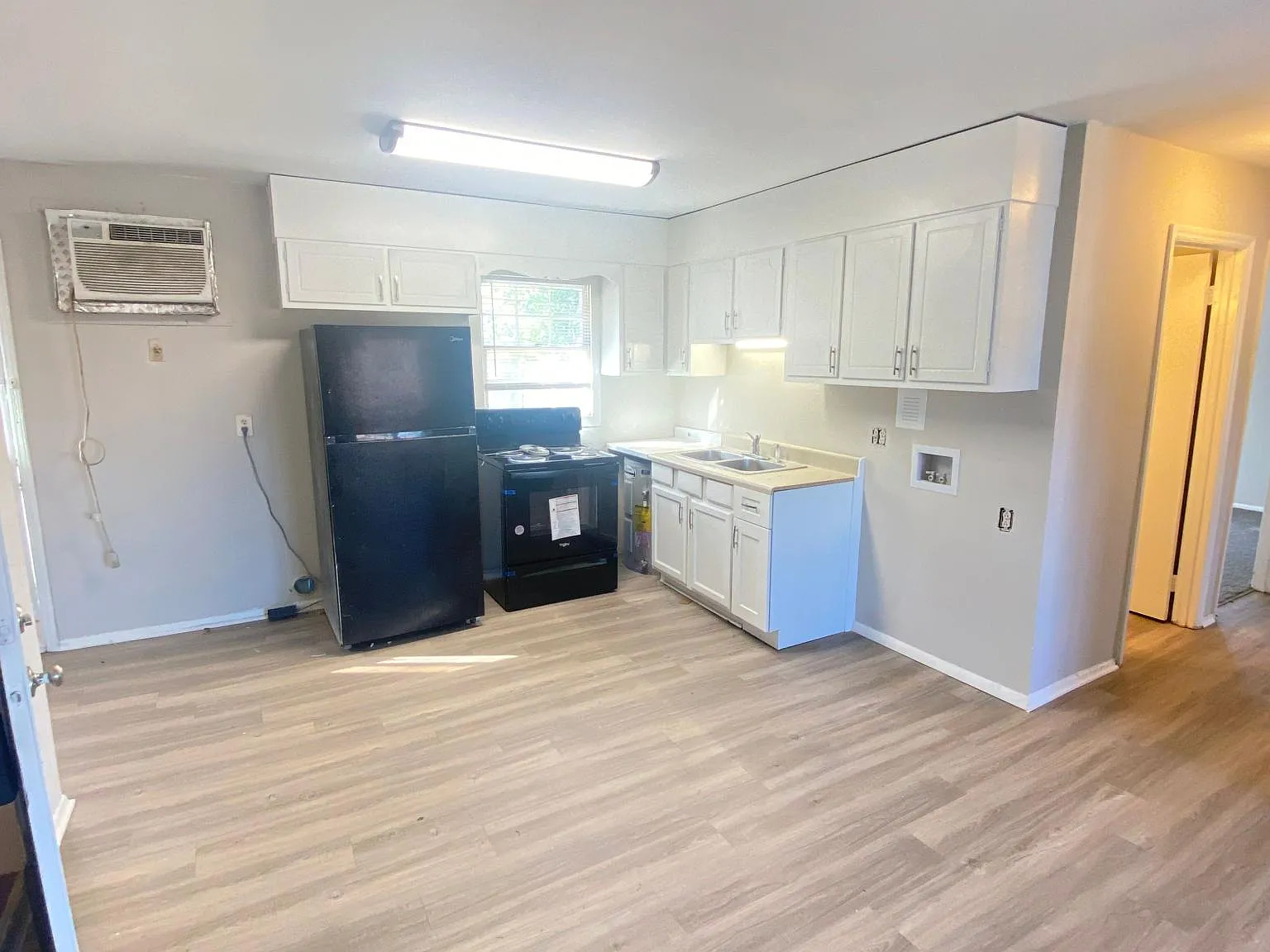 2 bed, 750 sqft, $975 — Photo 4