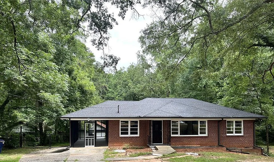 2122 Kimberly Rd SW