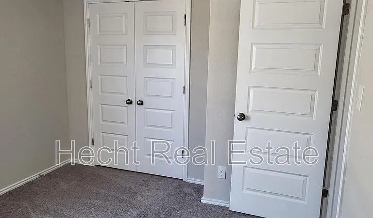 2440 Ayers Dr — Photo 23