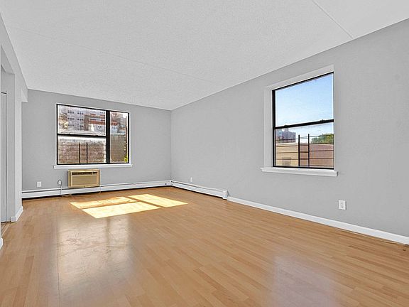 3rd image of 800C Brook Ave #13C