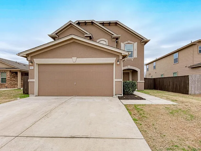801 Estes Park — Photo 2