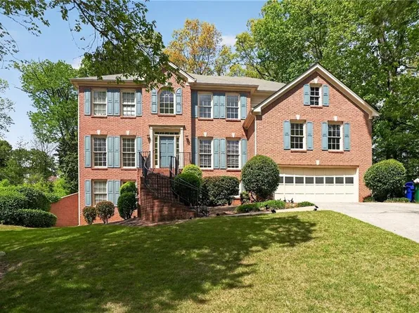 238 Harbor Pointe Dr, Stone Mountain, GA 30087