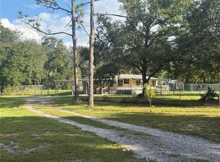 5510 Gator Country Dr, Plant City, FL 33565