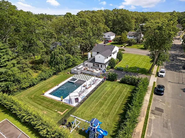 8 Heath St, Eatontown, NJ 07724