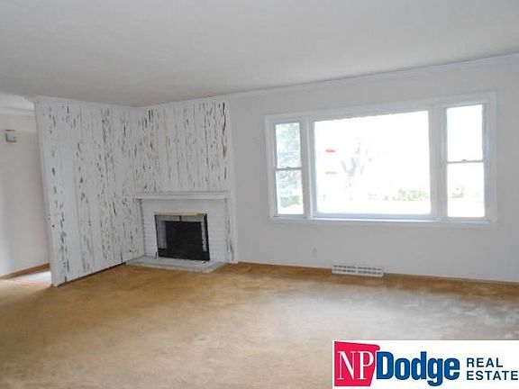 3rd image of 709 Lemay Dr