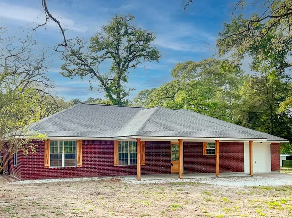 10 Oak Creek Dr, Huntsville, TX 77340