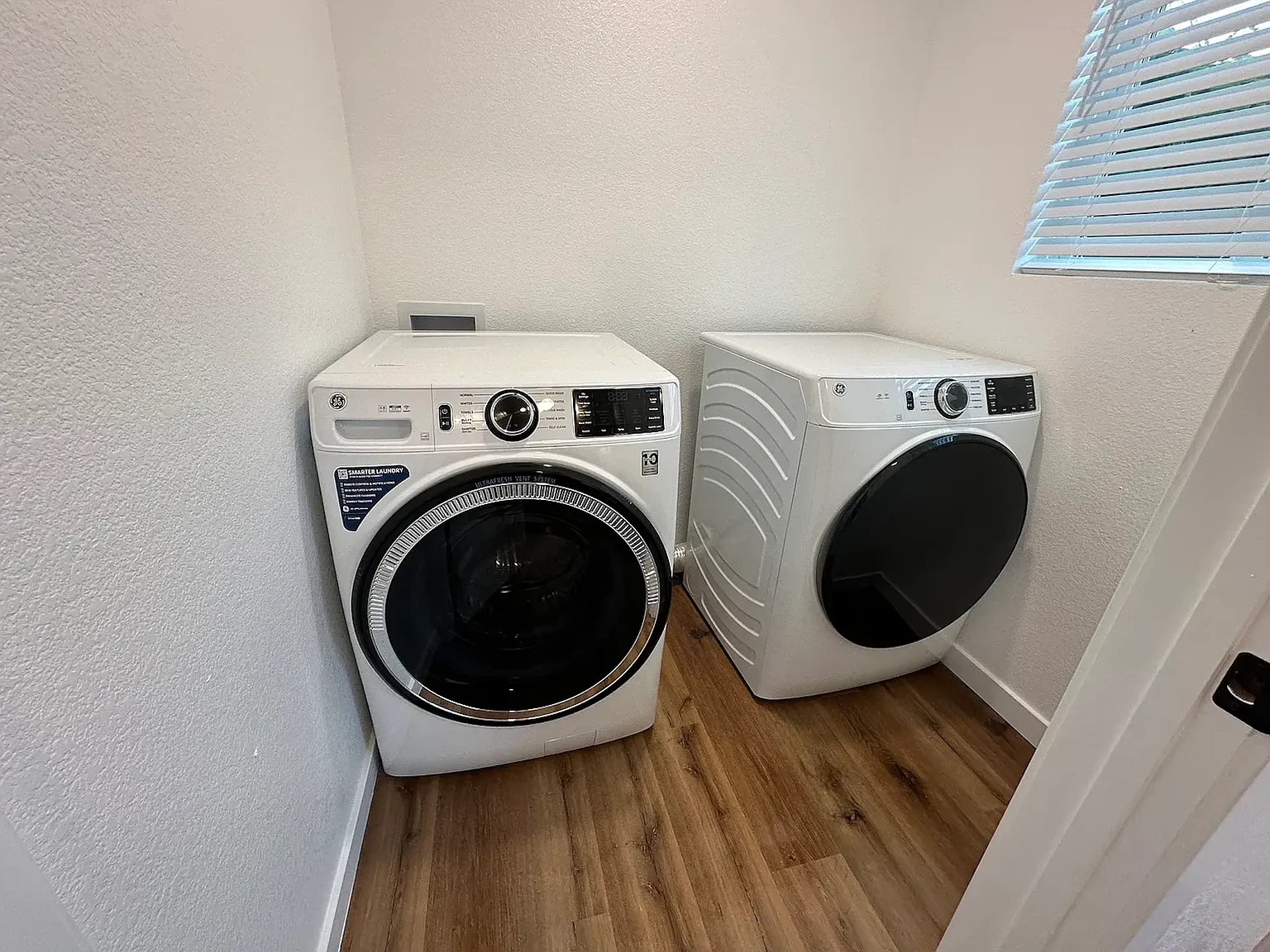 2 bed, $1,700 — Photo 4