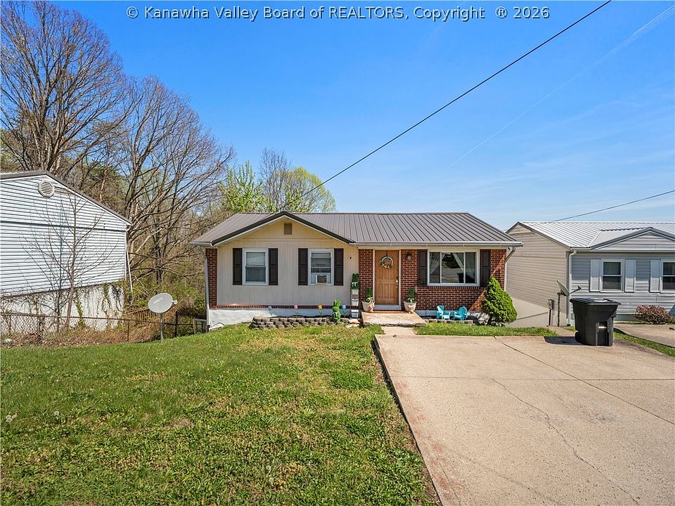 1st image of 1452 Clearview Heights Rd