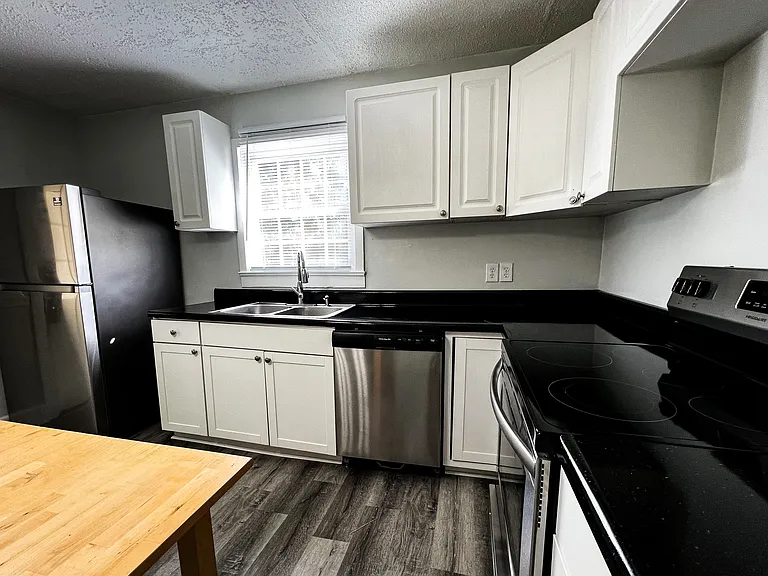 8118 Walnut Cove Rd — Photo 5