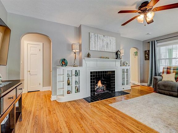 4th image of 1729 Freeman Ave