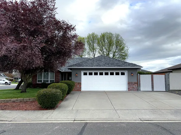 2307 Jeremy St, Central Pt, OR 97502