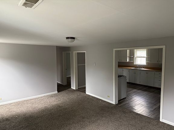 4th image of 2075 Porterville Rd APT 4