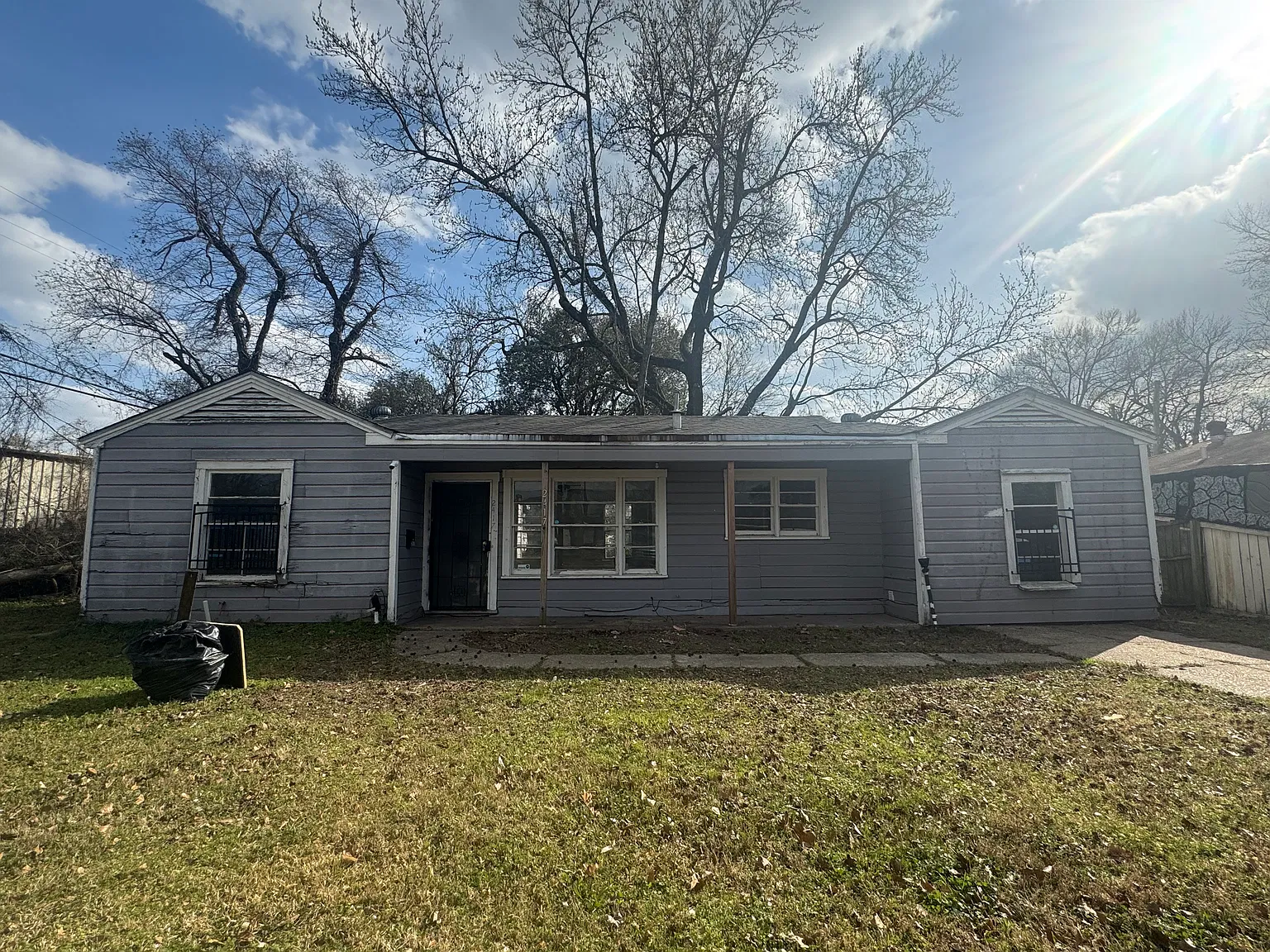 3 bed, 1057 sqft, $800 — Photo 1