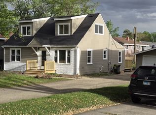 416 Cedar St, Lake In The Hills, IL 60156