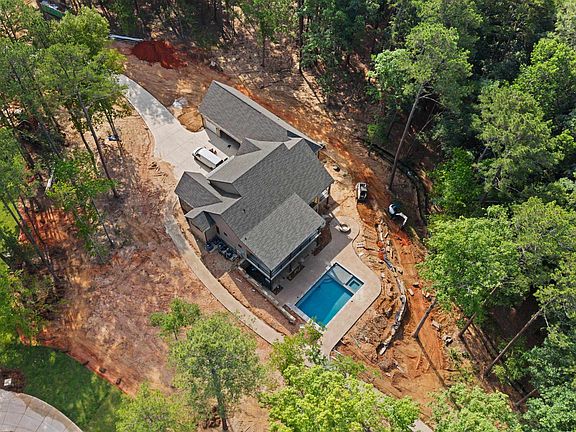 3rd image of 1000 Greyfield Rd
