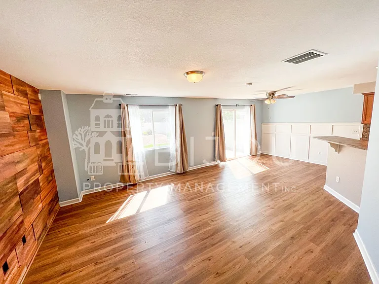 4247 Rosalie St — Photo 13