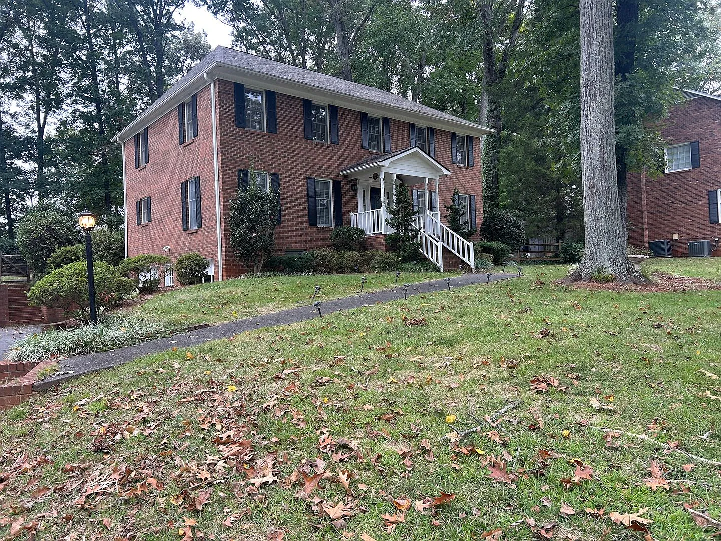 593 Barkworth Rd — Photo 2