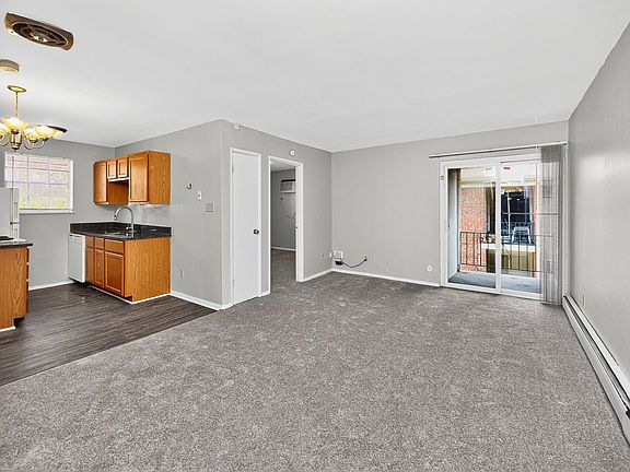 5th image of 3426 Telford St #8