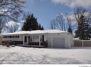 41 W Crest Dr, Rochester, NY 14606