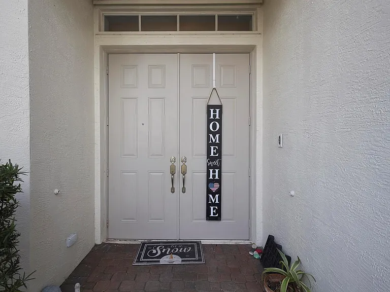 11585 SW Fieldstone Way — Photo 2