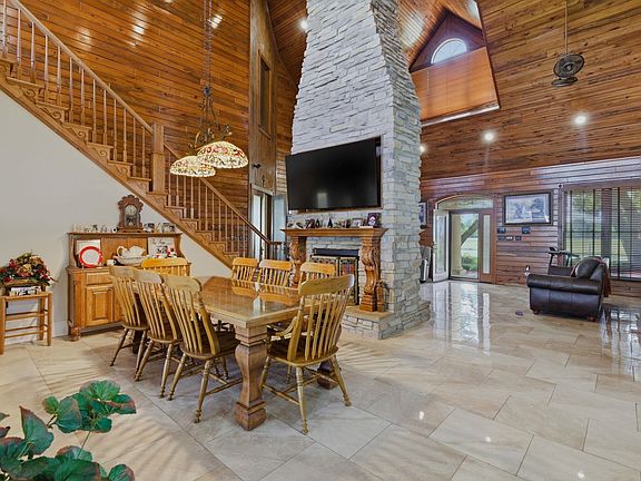 5th image of 8886 Martin Roy Rd