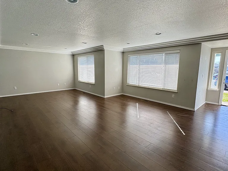935 Fairfield Cir — Photo 7