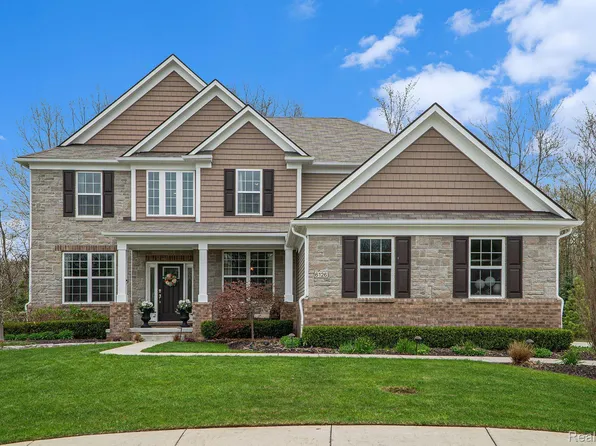 6126 Ardmore Ln, Clarkston, MI 48348