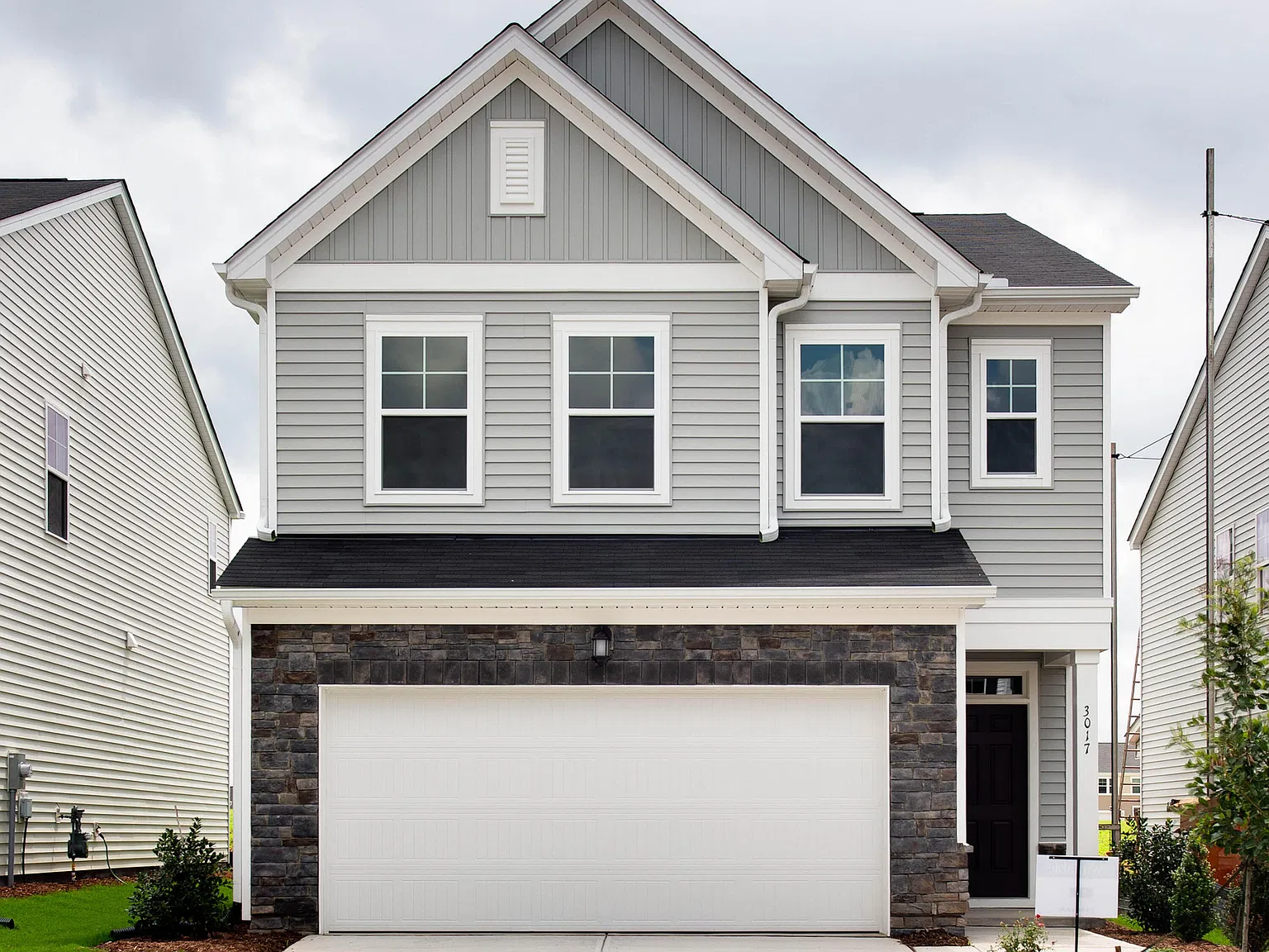 3 bed, 2.5 bath, 1930 sqft, $2,200 — Photo 1