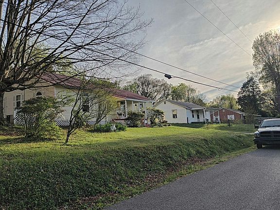 3rd image of 803 Childress Ave