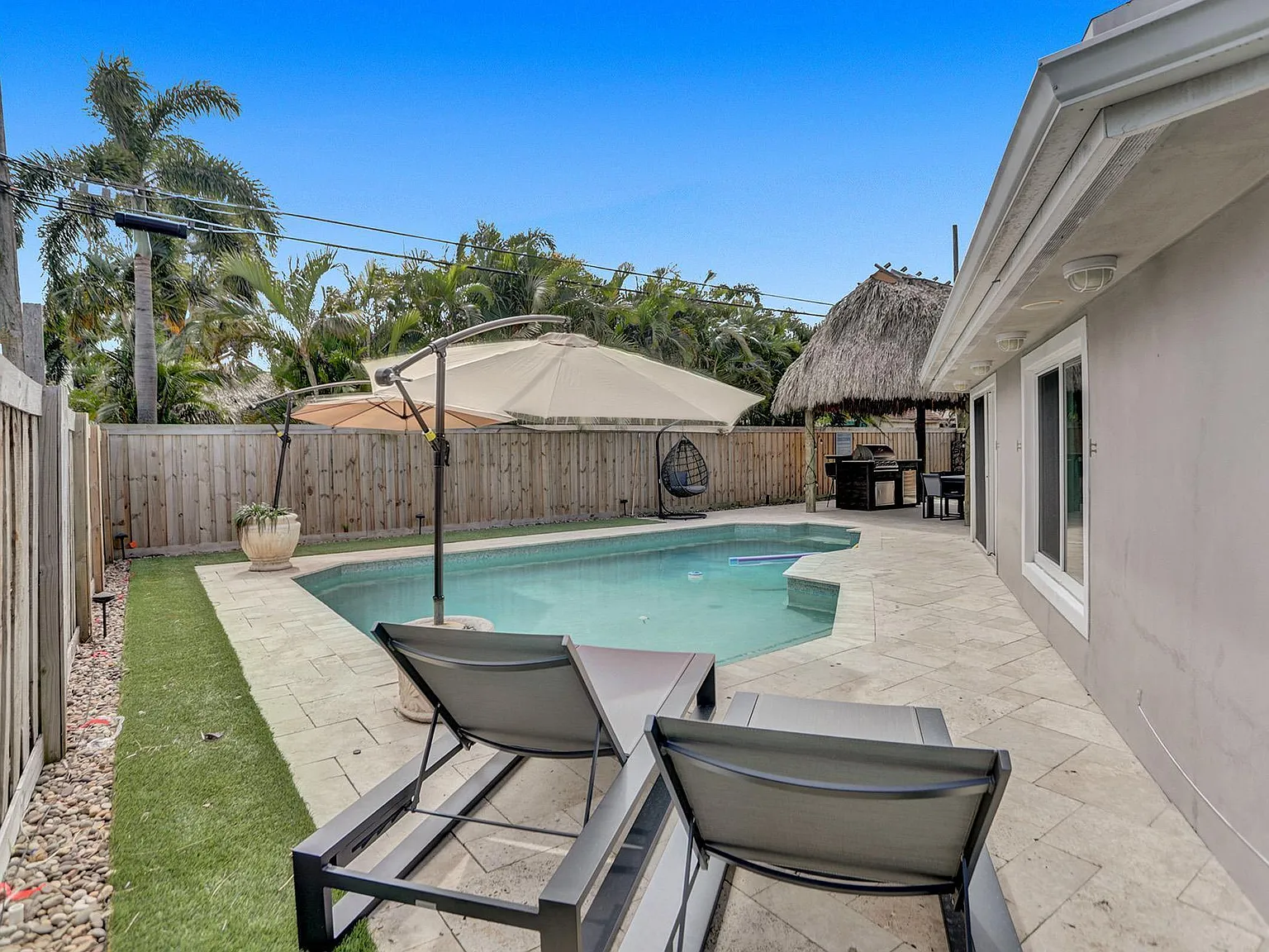 3 bed, 2.0 bath, 1288 sqft, $5,300 — Photo 4