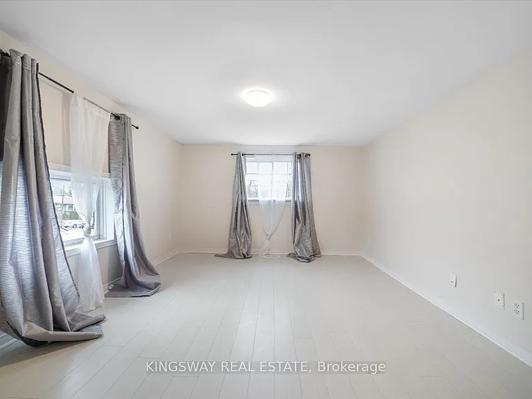 1144 Fisher Ave #UPPER — Photo 13