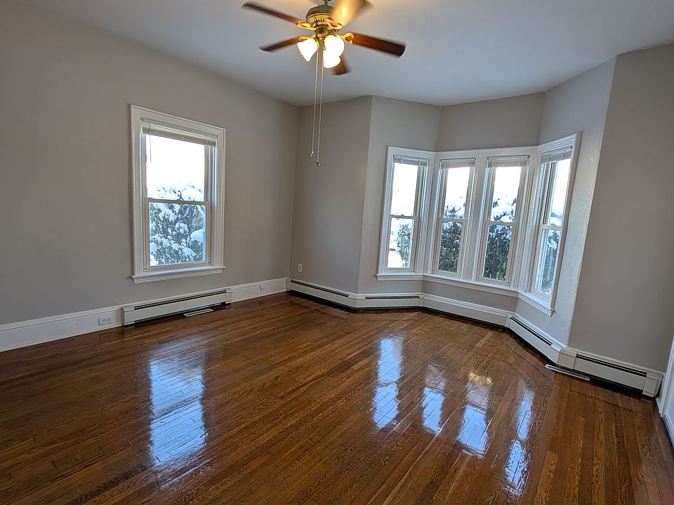 1st image of 114 Circular St #2