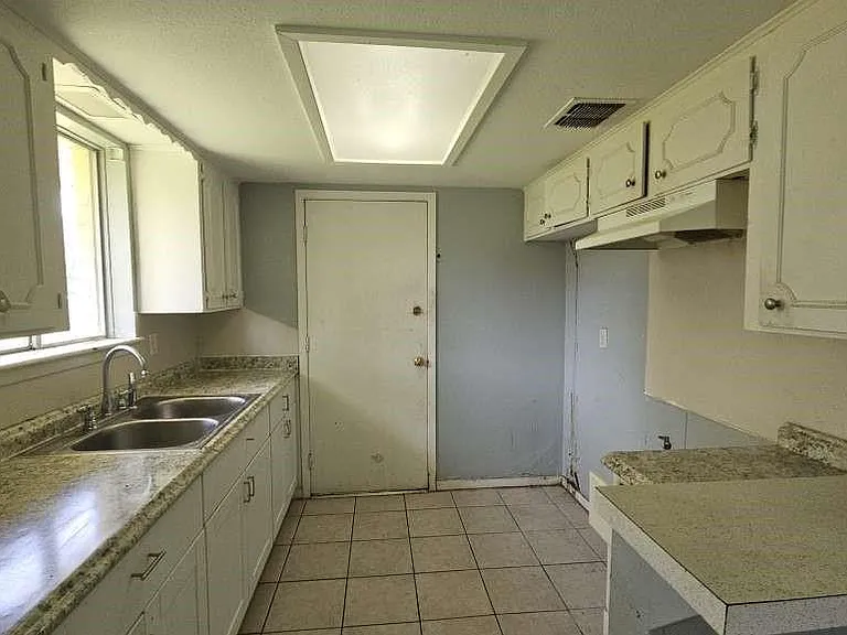 7623 Kellwood Dr — Photo 4