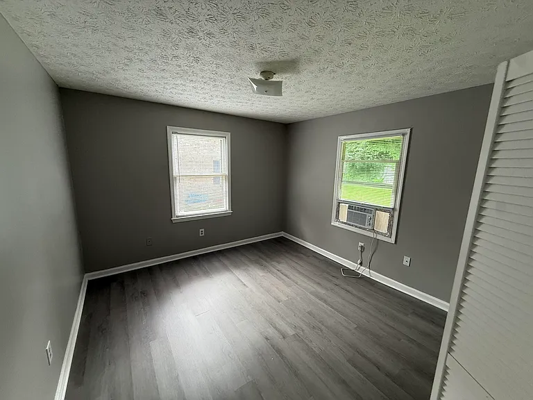 327 Garden Park Dr #B — Photo 10