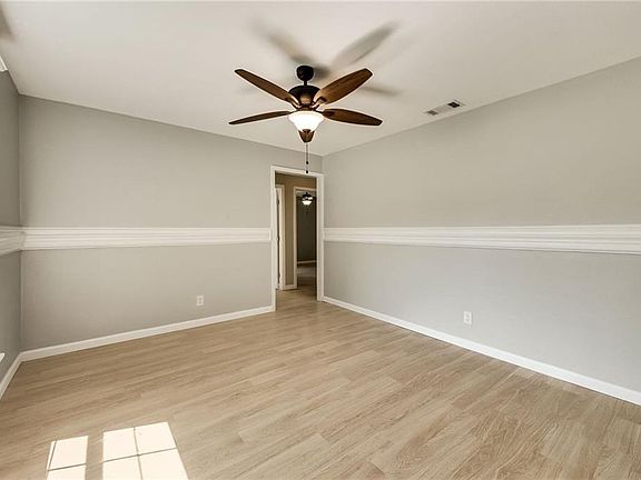 5th image of 1635 Gaylord Dr