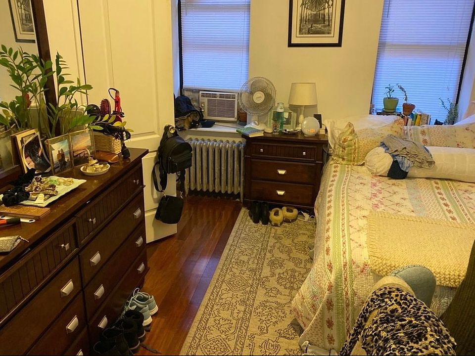 1st image of 154 Allen St #2AA
