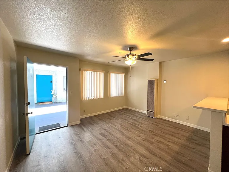 4307 W 142nd St #9 — Photo 5