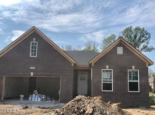 575 Wooded Falls Rd, Middletown, KY 40243