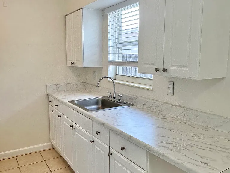 1409 NW 2nd Ave #1-2 — Photo 4