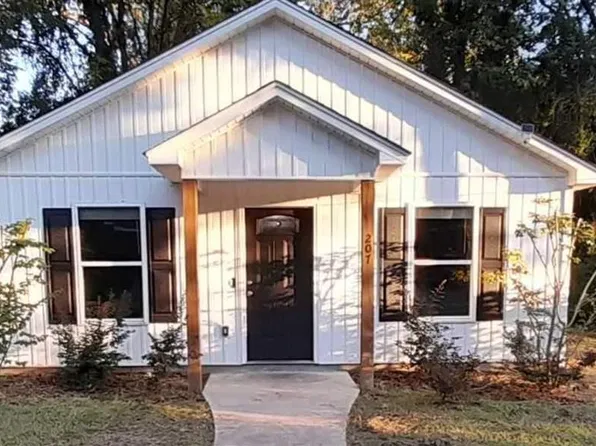 207 Lee St, Darlington, SC 29532