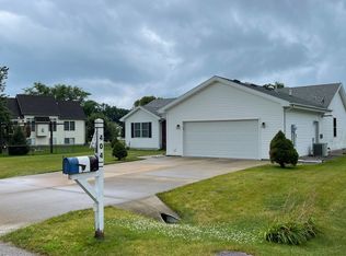 404 Carol Ave, Le Roy, IL