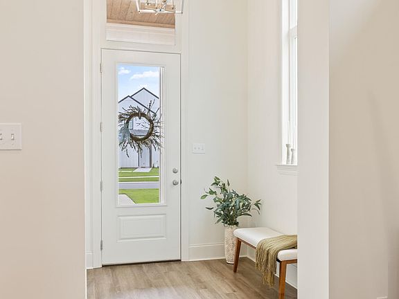 3rd image of 207 Timber Mill St