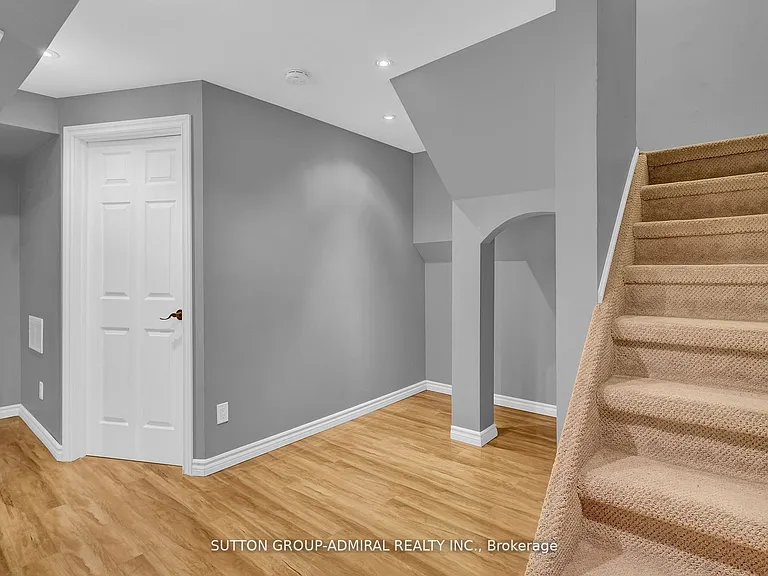 52 Garden Ave — Photo 30