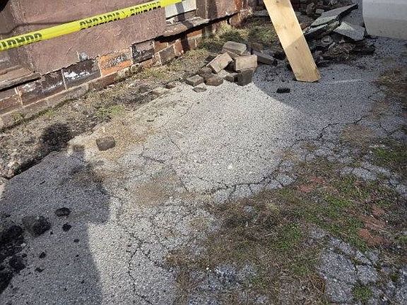 5th image of 206 1st St